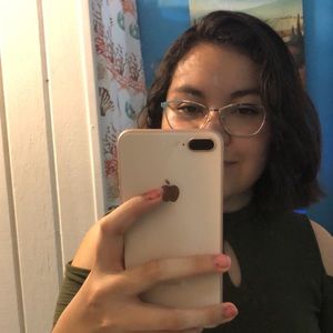 Meet your Posher, Aida